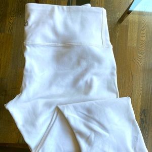 Lululemon Wunder Unders Cropped size 8- NWOT